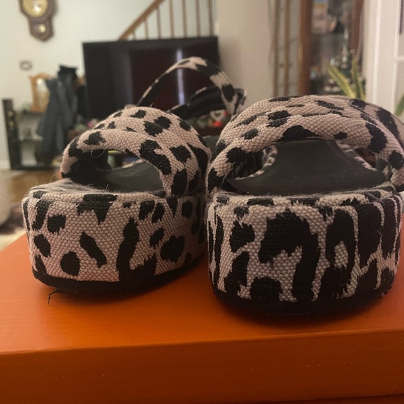 Rocket Dog leopard platform sandals. - Picture 7 of 8